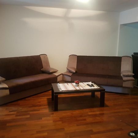 Bujic Apartment Petrovac Екстер'єр фото